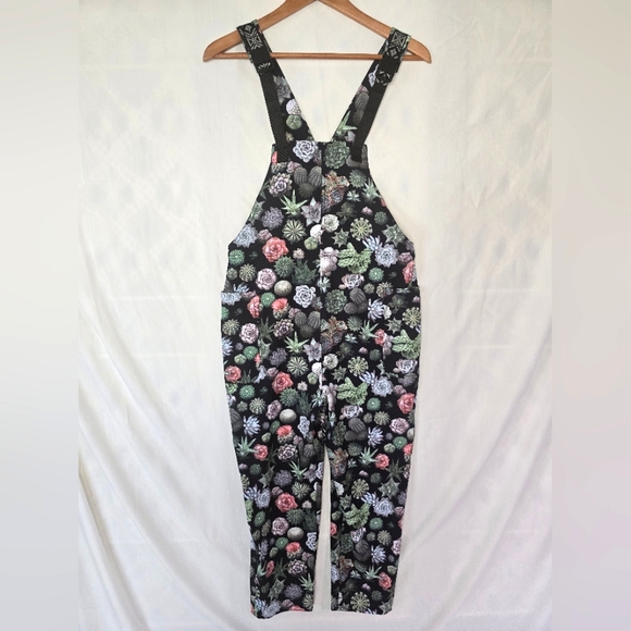Kavu Technical Wide Leg Cropped Overalls - Picture 1 of 5